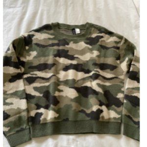 Camo Pattern Knit Sweater, H&M DIVIDED, Size S